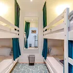 Cozy Nest 旅馆 *