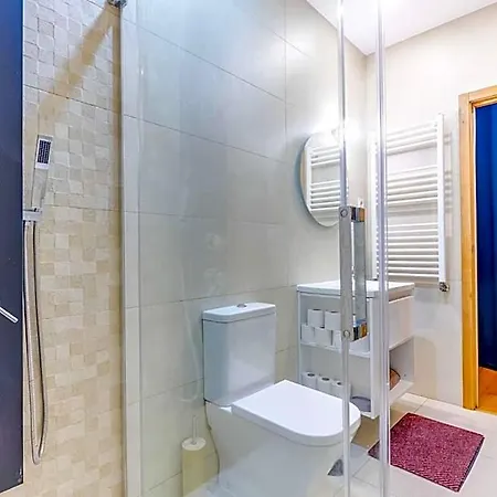 Cozy Nest Hostel *