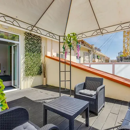 Cozy Nest بيت شباب بورتو