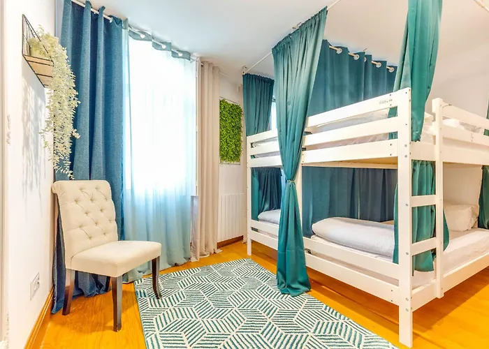 بيت شباب Cozy Nest بورتو